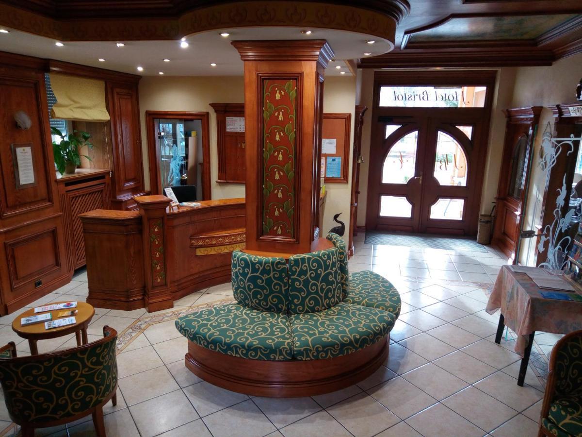 Hotel Restaurant Le Bristol Niederbronn-les-Bains Buitenkant foto